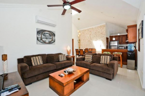 Rosa Hermosa beauty pool views Penthouse condo close to Playa Bavaro